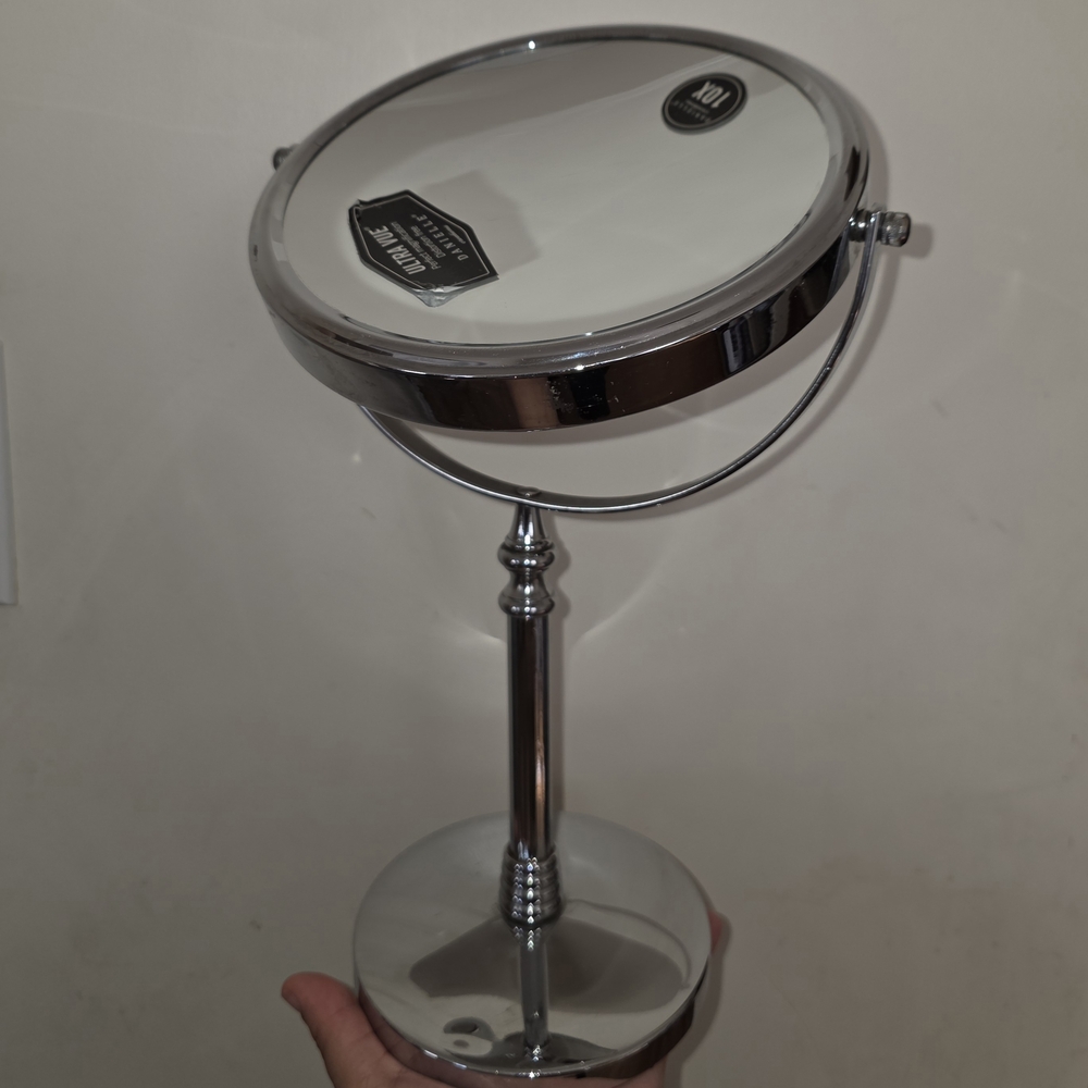 ☆Elegant Silver Vanity Mirror☆ - Picture 2 of 2